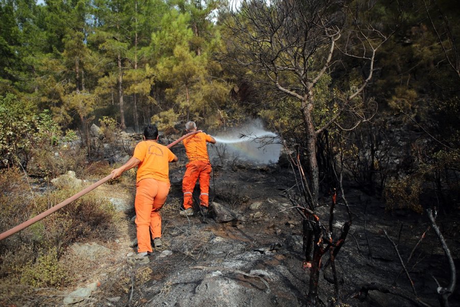 Anamur'daki Orman Yangını Bölgesinde Soğutma Çalışmaları Sürüyor