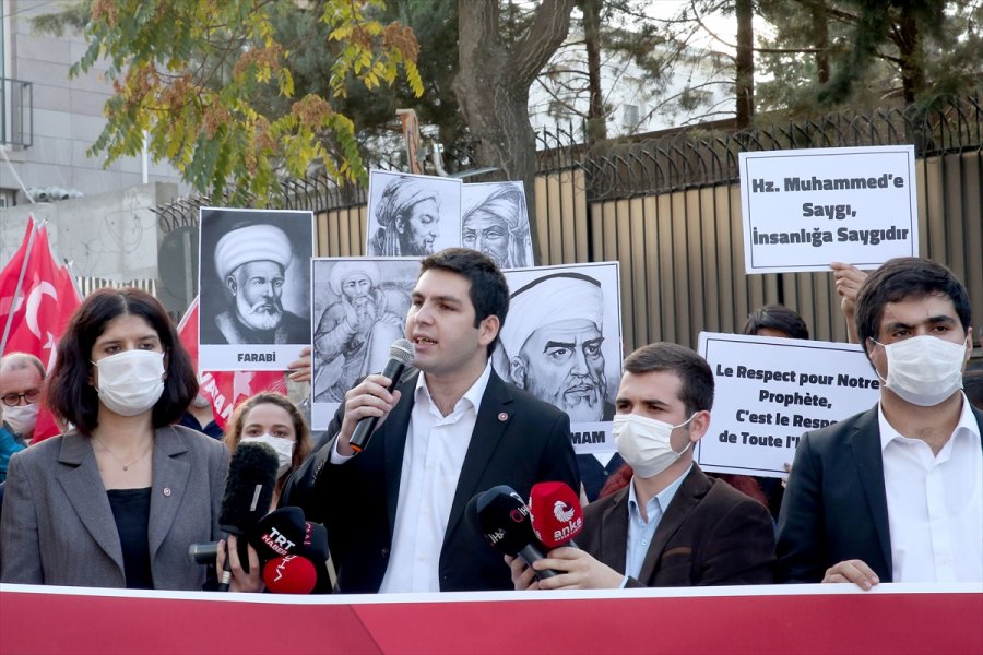 Vatan Partililer, Macron Ve Charlie Hebdo Dergisini Fransa'nın Ankara Büyükelçiliği Önünde Protesto Etti