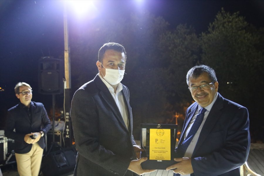 Yazar Hayati İnanç, Antalya'da Söyleşiye Katıldı