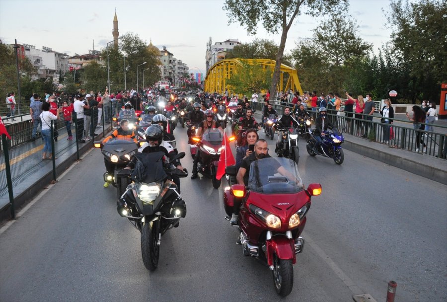 Antalya’da 29 Ekim Cumhuriyet Bayramı Coşkusu