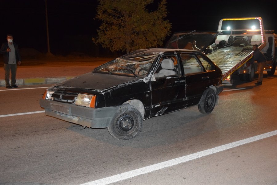 Konya'da Otomobil İle Tır Çarpıştı: 2 Yaralı