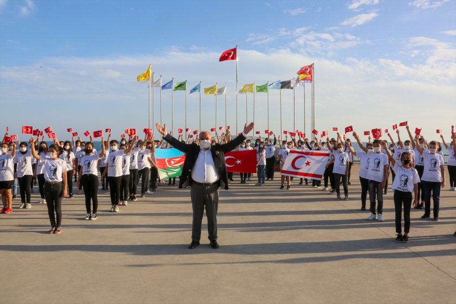 Mersin'de Öğrencilerden 29 Ekim'e Özel 