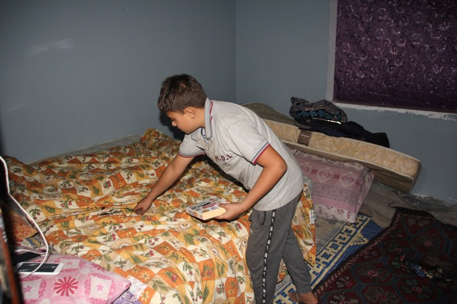 Mersin'de Yangında Evleri Kullanılamaz Hale Gelen Aile Destek Bekliyor
