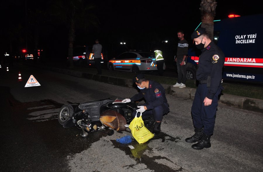 Antalya'da Devrilen Motosikletin Sürücü Hayatını Kaybetti