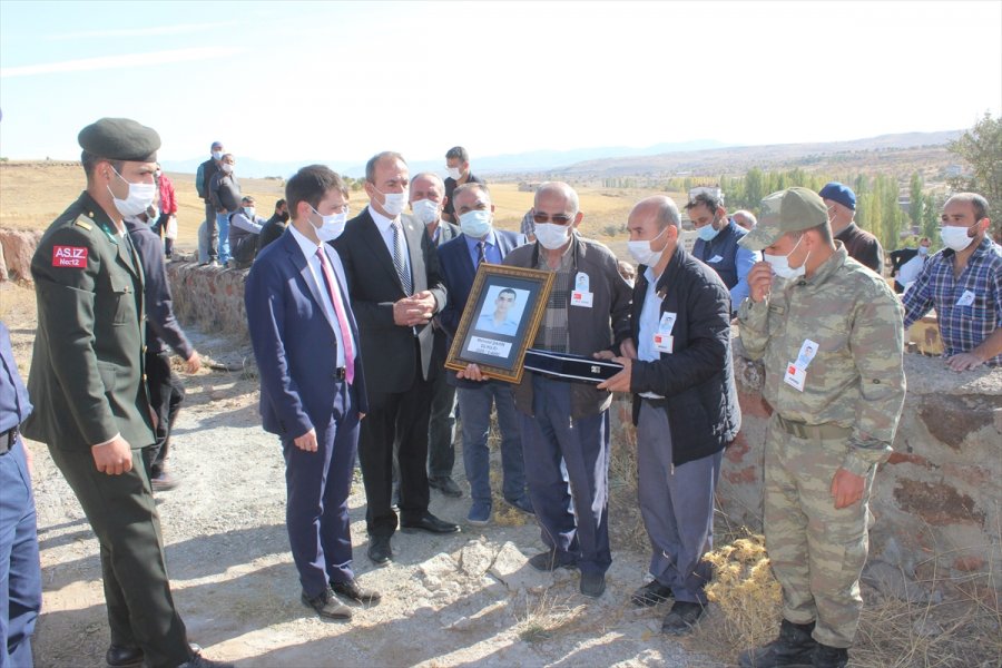 Kalp Krizi Geçirerek Hayatını Kaybeden Asker Tomarza'da Toprağa Verildi