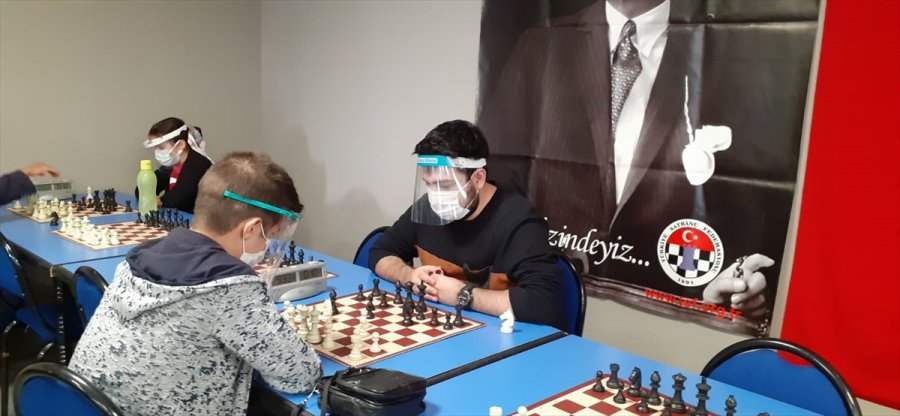 Konya'da Satranç Turnuvası Yapıldı