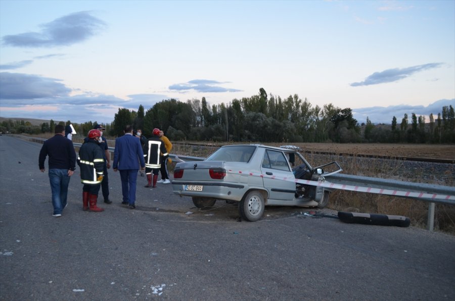 Konya'da Tarım İşçilerini Taşıyan Minibüs İle Otomobil Çarpıştı: 1 Ölü, 15 Yaralı