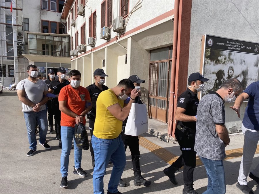 Güncelleme - Mersin'de Yasa Dışı Bahis Operasyonunda 9 Kişi Tutuklandı
