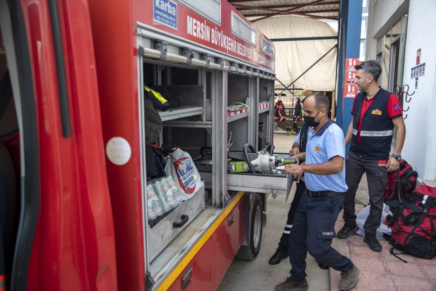Mersin'den İzmir'e Destek Ekibi Gönderildi