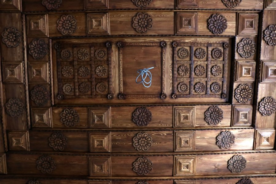 Tarihi Yapılardaki Ahşap Eserlere Yeniden Hayat Veriyor