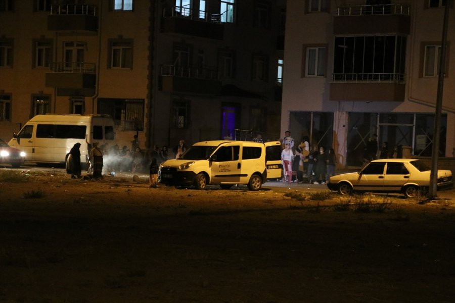 Kayseri'de Kovid-19 Tedbirlerine Uyulmayan Düğünü Polis Sonlandırdı