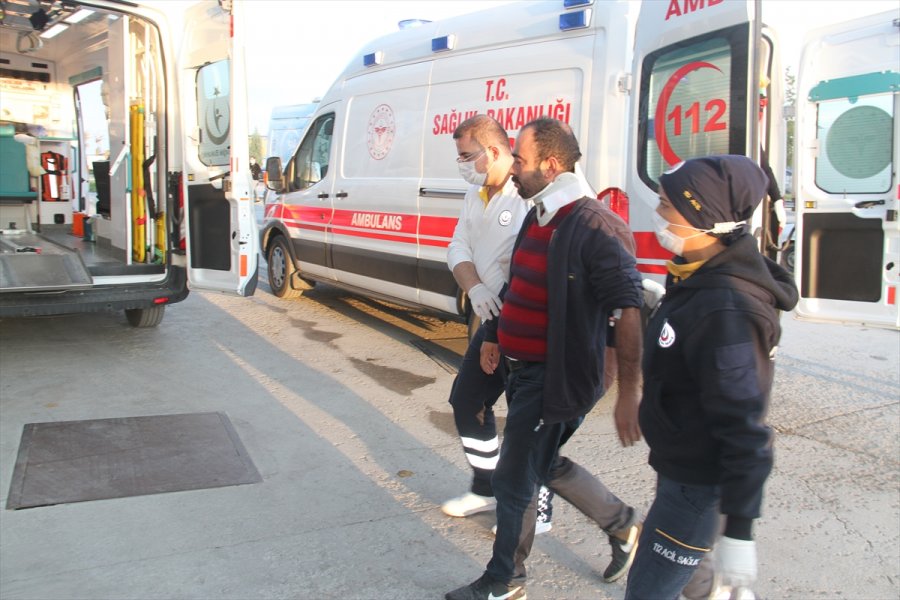 Konya'da İşçi Servis Midibüsü 8 Araca Çarptı: 3 Yaralı