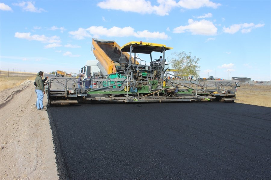 Tomarza-kayseri Yoluna Malatya Yoluna Kadar Sıcak Seriliyor