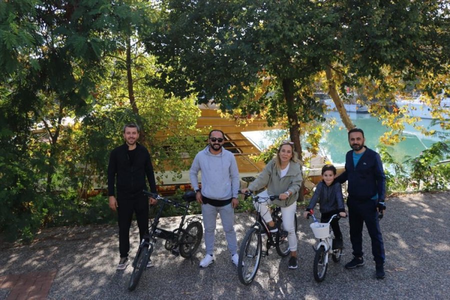 Ak Parti Milletvekili Çokal, Gençlerle Pedal Çevirdi