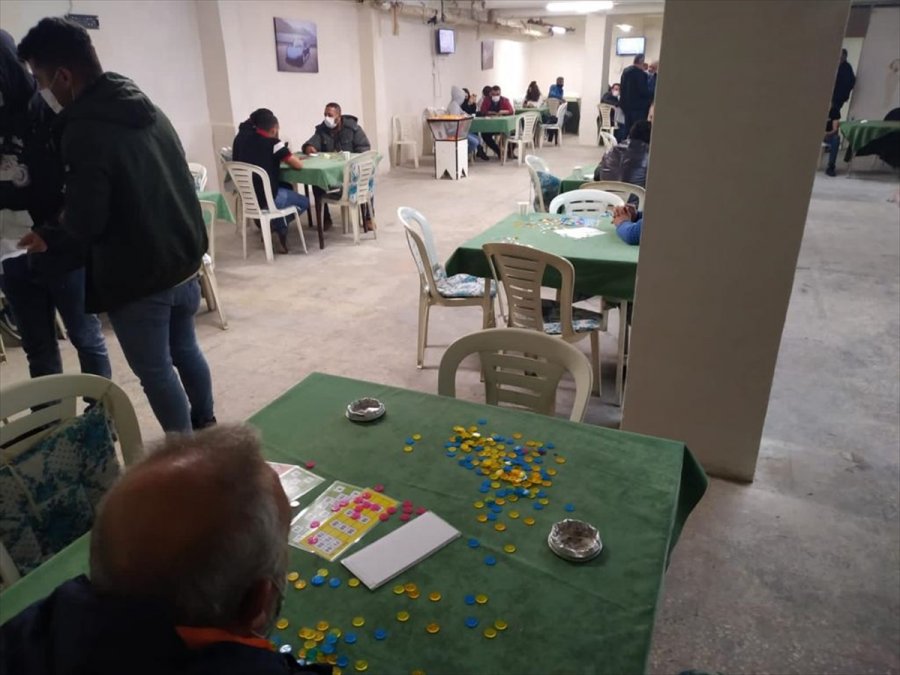 Eskişehir'de Dernek Binasında Kumar Oynayan 28 Kişiye Para Cezası