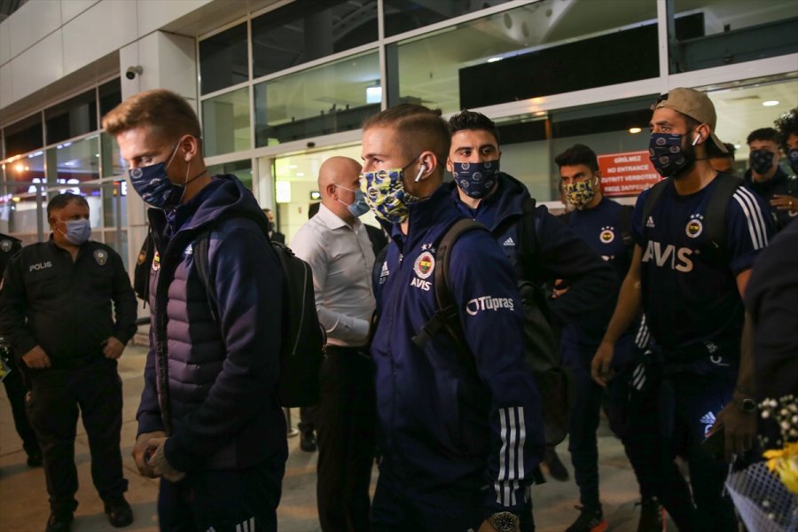 Fenerbahçe Kafilesi Antalya'ya Geldi