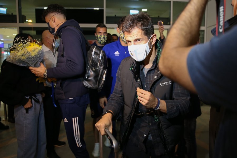 Fenerbahçe Kafilesi Antalya'ya Geldi