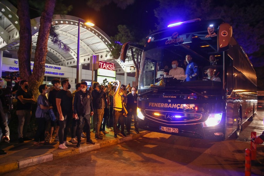 Fenerbahçe Kafilesi Antalya'ya Geldi