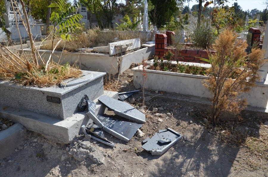 Karaman'da Mezar Taşları Tahrip Edildi