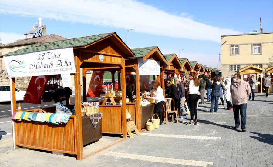Kayseri'de Kadın Üretici Pazarı Açıldı