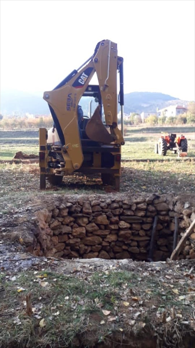 Konya'da Üzeri Açık Kuyuya Düşen İnek İtfaiye Ekiplerince Kurtarıldı