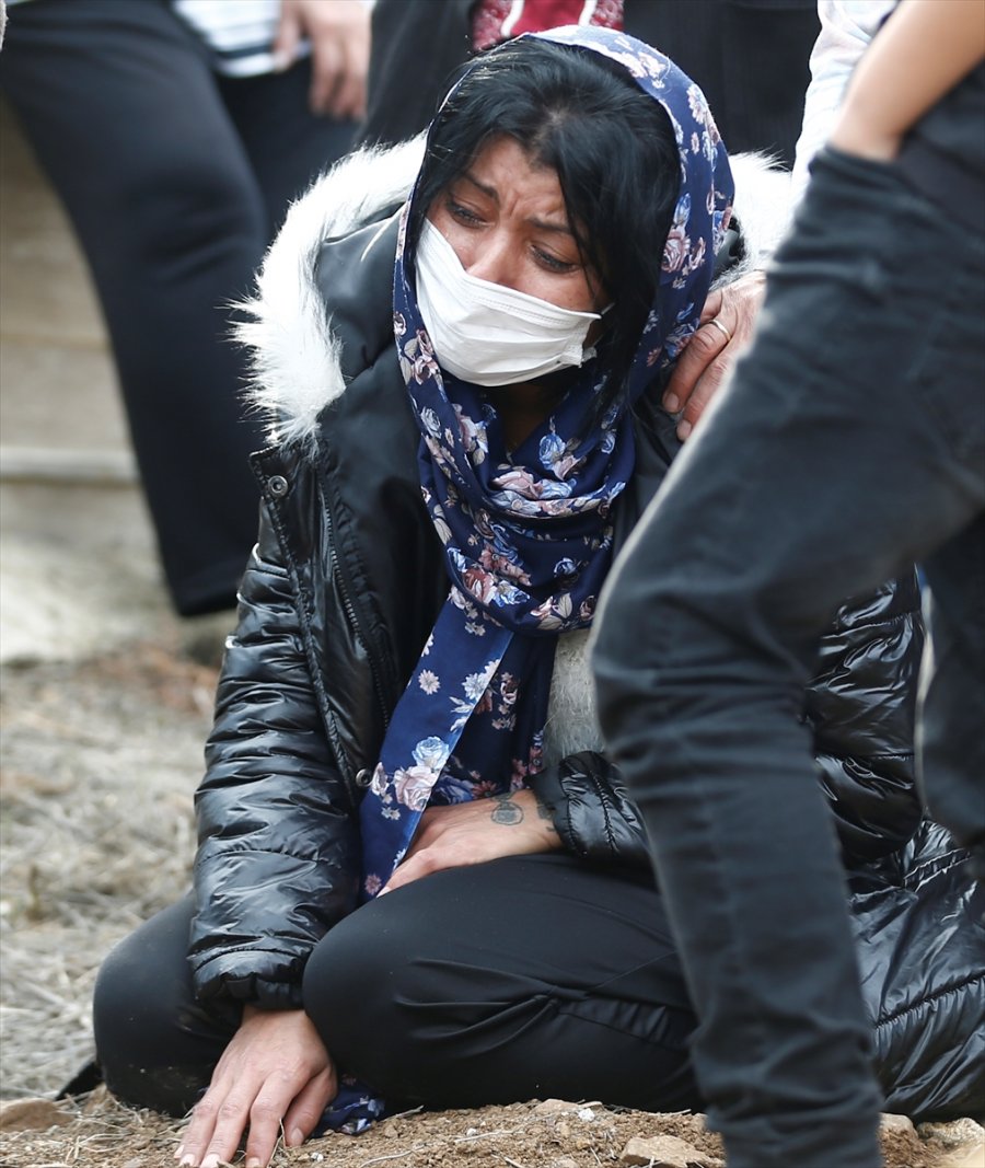 Ankara'da Bir Otelin 5'inci Katından Düşerek Ölen Genç Kızın Cenazesi Antalya'da Toprağa Verildi