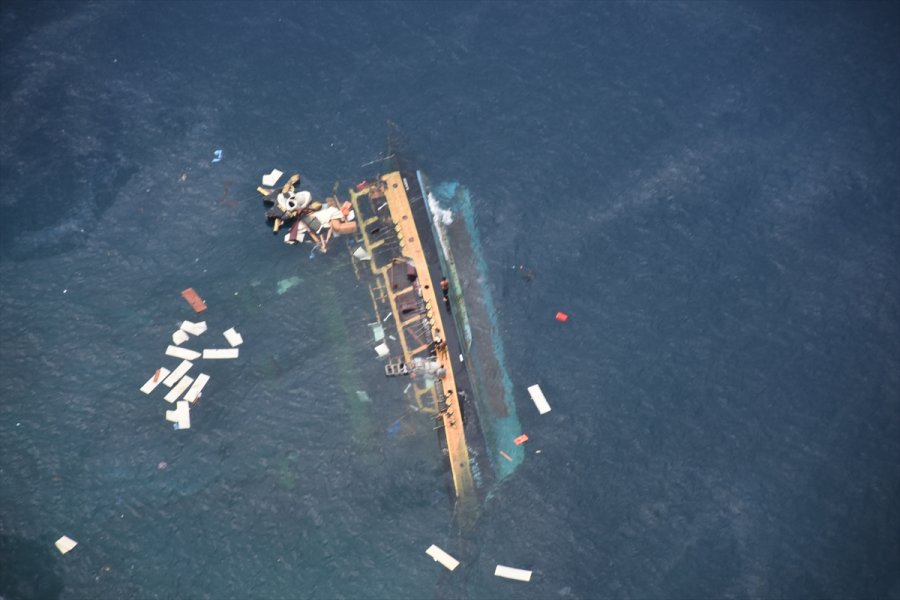 Güncelleme 3 - Antalya'da Tur Teknesi Battı