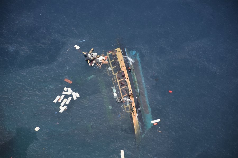 Güncelleme 3 - Antalya'da Tur Teknesi Battı