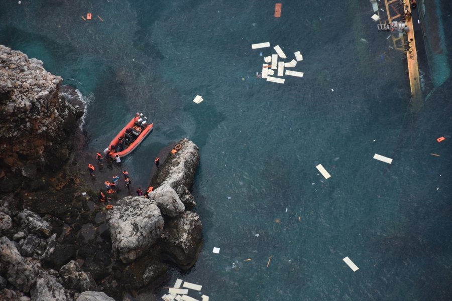 Güncelleme 4 - Antalya'da Tur Teknesi Battı