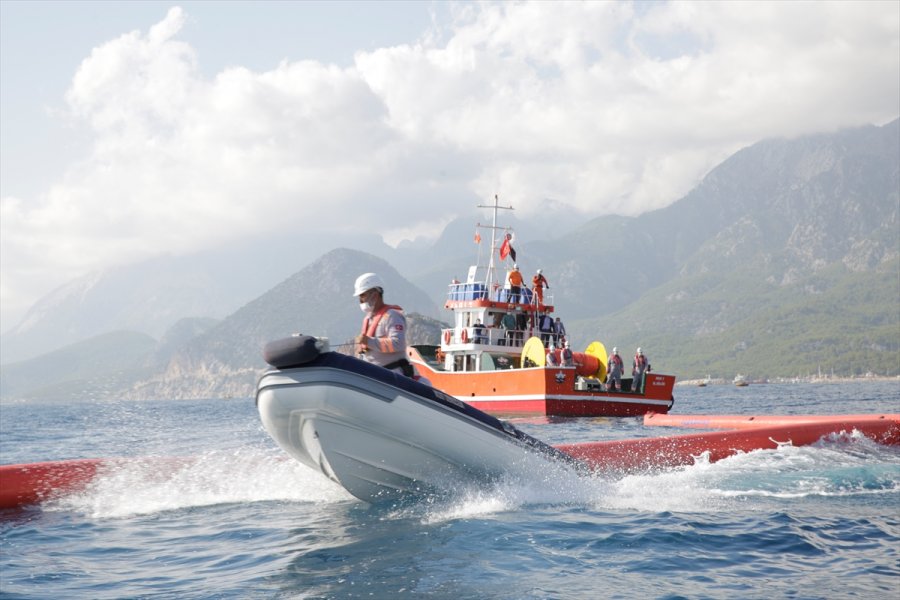 Antalya Açıklarında Deniz Kirliliğiyle Mücadele Kapsamında Tatbikat Yapıldı