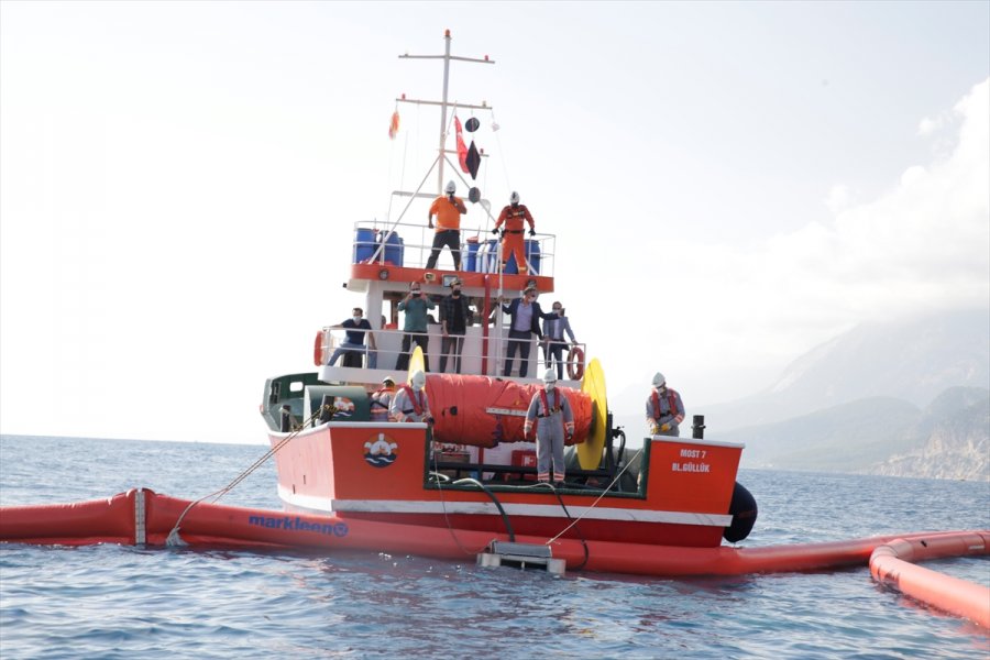 Antalya Açıklarında Deniz Kirliliğiyle Mücadele Kapsamında Tatbikat Yapıldı