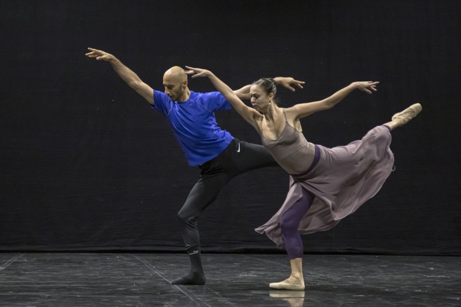 Antalya'da Orkestra Ve Bale Sanatçıları