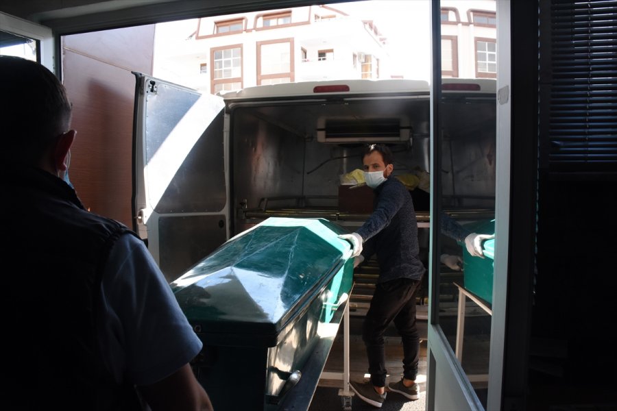 Güncelleme - Antalya'da Batan Tur Teknesinin Kaptanı Adli Kontrol Şartıyla Serbest Bırakıldı