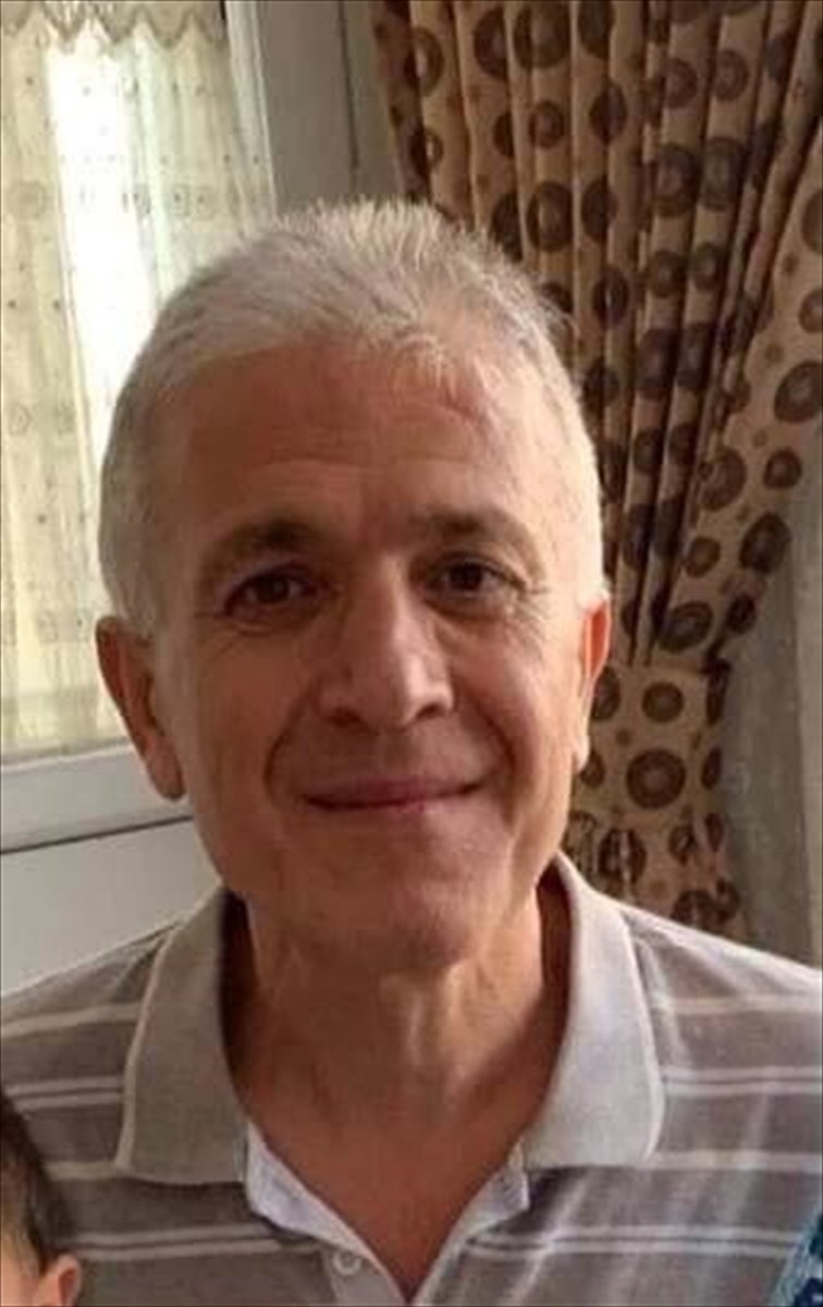 İzmir'deki Depremde Hayatını Kaybedenler Son Yolculuğuna Uğurlanıyor