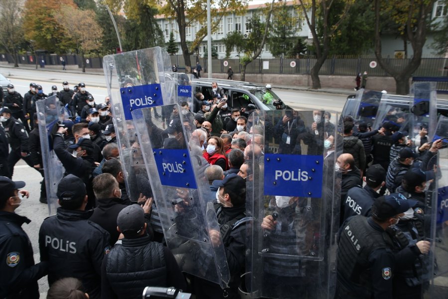 Tbmm Dikmen Kapısı Önünde Eylem