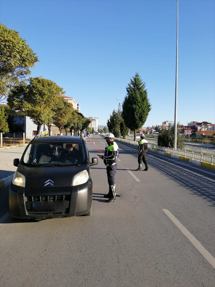 Trafik Işık Ve İşareti İhlali Nedeniyle 394 Araç Trafikten Men Edildi
