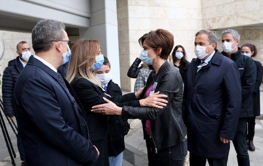 Kılıçdaroğlu, Chp'li Nazlıaka'nın Babasının Cenaze Törenine Katıldı