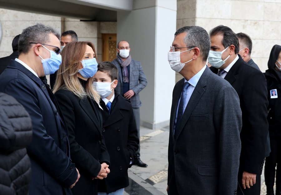 Kılıçdaroğlu, Chp'li Nazlıaka'nın Babasının Cenaze Törenine Katıldı