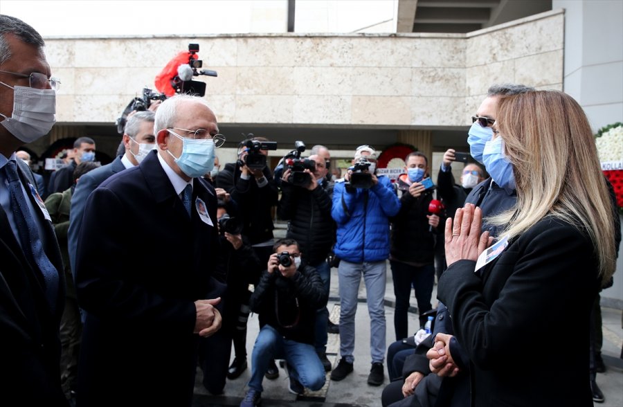 Kılıçdaroğlu, Chp'li Nazlıaka'nın Babasının Cenaze Törenine Katıldı