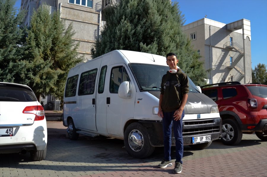 Fedakar Sağlık Çalışanı Yakınlarını Korumak İçin Hayatını Karavana Sığdırdı