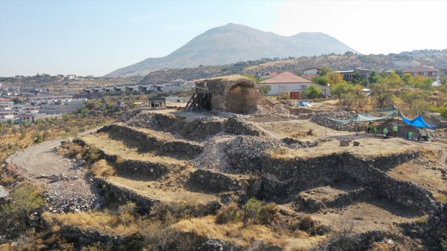 Kayseri'de 8 Asırlık Tarihi Selçuklu Köşkü Restore Ediliyor