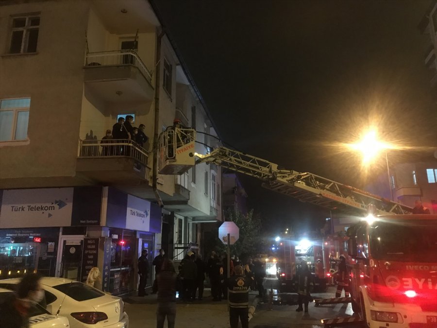 Kayseri'de Bir Binanın Bodrum Katında Çıkan Yangın Hasara Neden Oldu