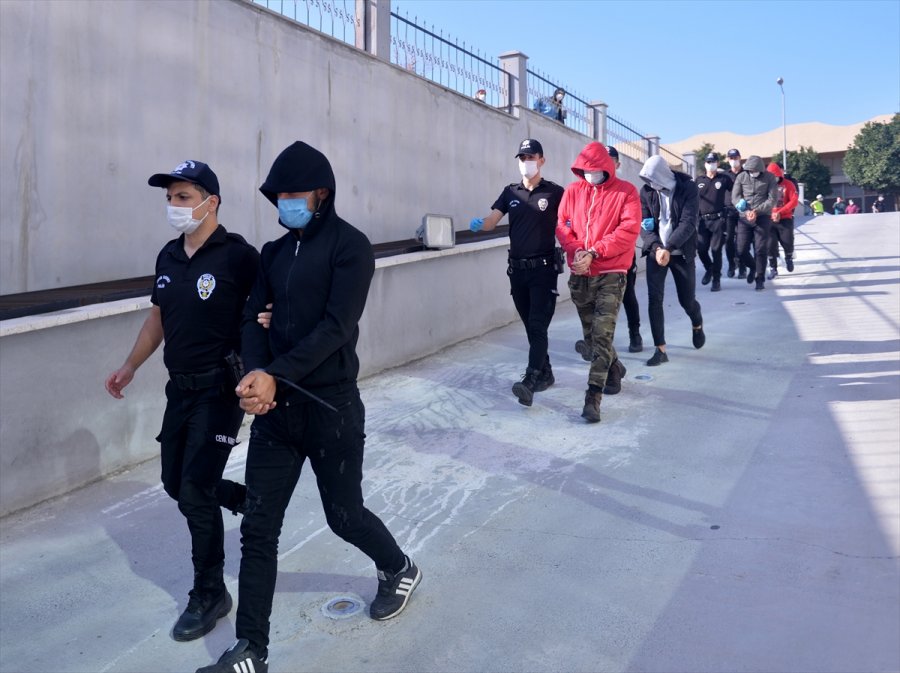 Mersin Merkezli 7 İldeki Sahte Bahis Kuponu Operasyonunda 14 Kişi Tutuklandı