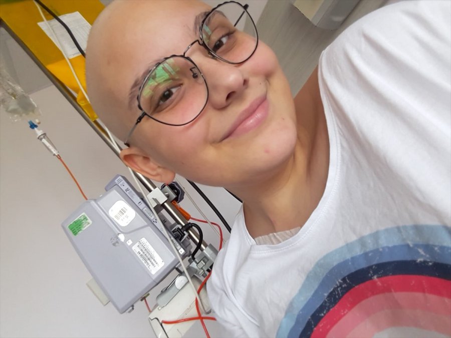 Tesadüfen Öğrendiği Lösemiyi Yenen Hilal'in Azim Dolu Mücadelesi