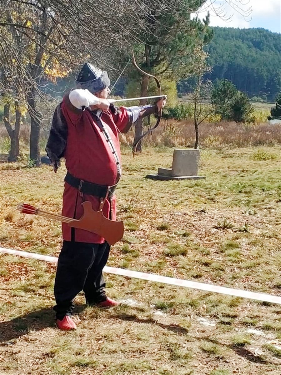 Beyşehir'de Ata Sporu Okçuluk Gelişiyor