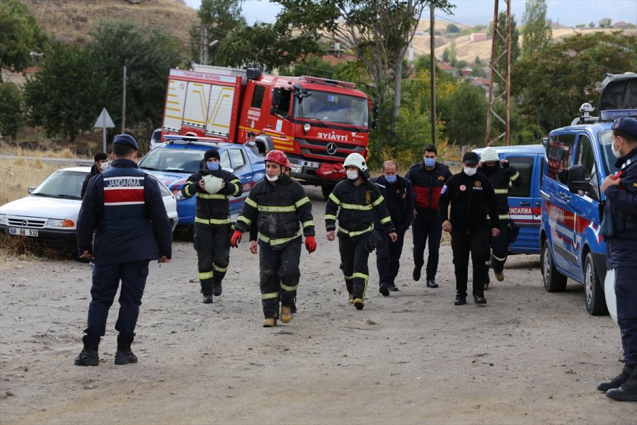 Ihlara Vadisi'nde Uçuruma Yuvarlanan Otomobildeki 2 Kişi Ağır Yaralandı