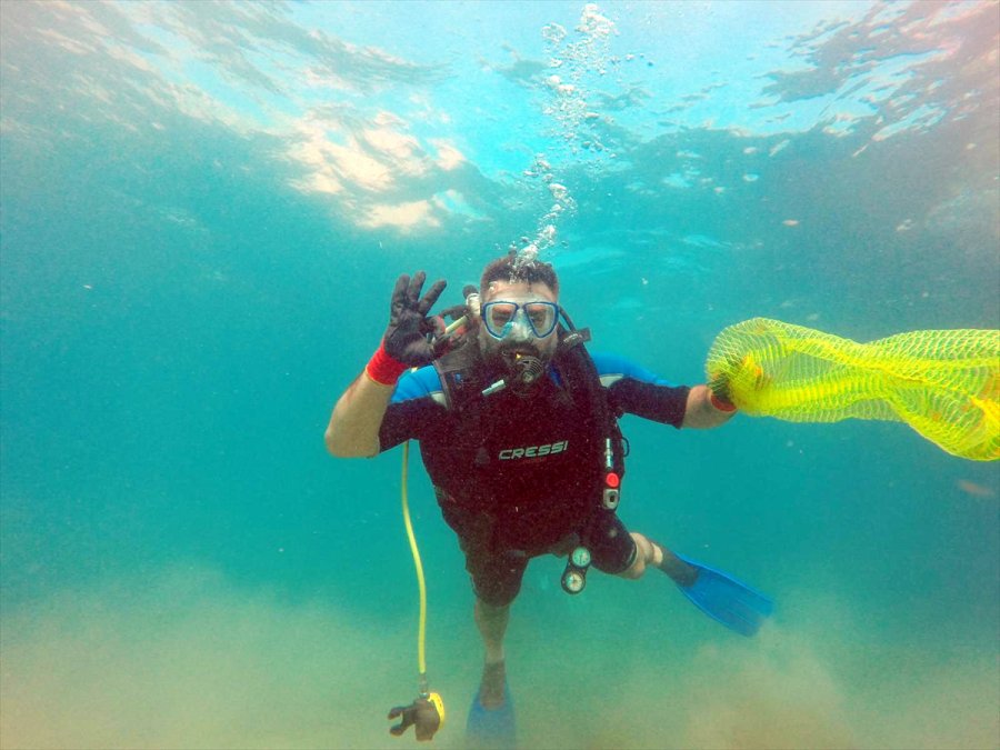 Alanya'da Dalgıçlardan Deniz Dibi Temizliği