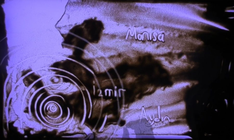 İzmir Depreminin Simge İsimleri Elif Ve Ayda'yı Kum Sanatıyla Anlattı