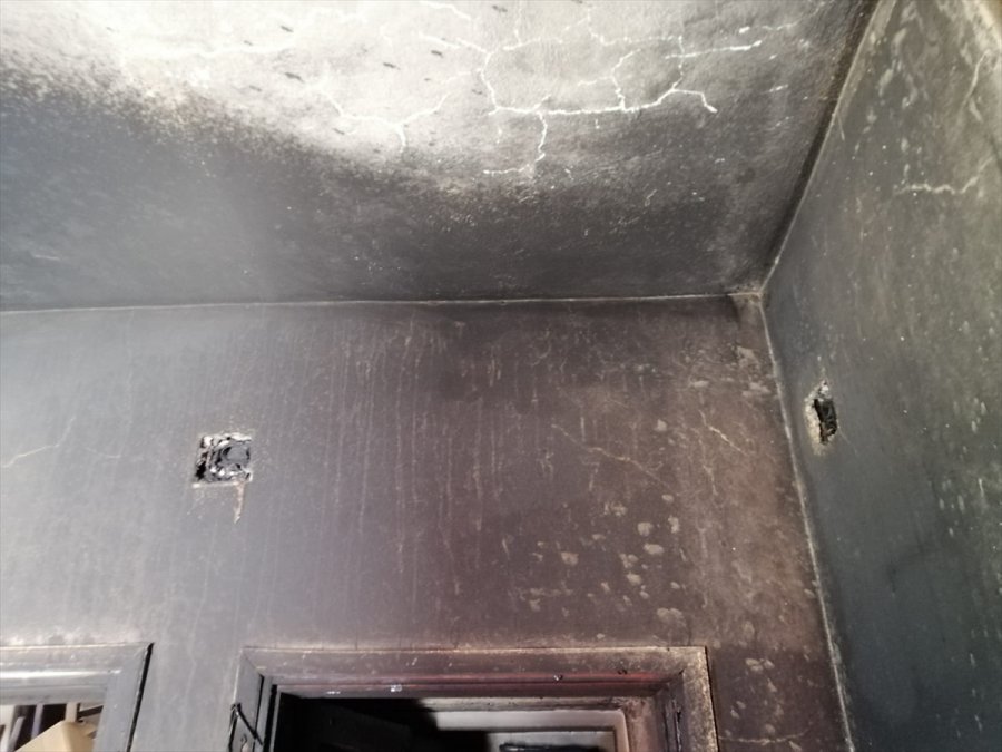 Mersin'de Ev Ve Depoda Çıkan Yangın Söndürüldü