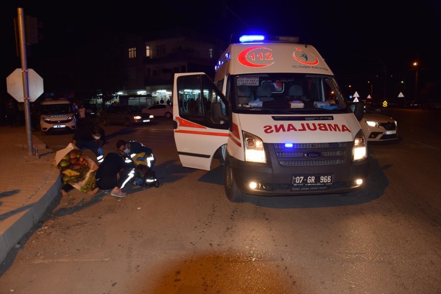 Antalya'da Otomobil Motosiklete Çarptı: 1 Ölü, 2 Yaralı